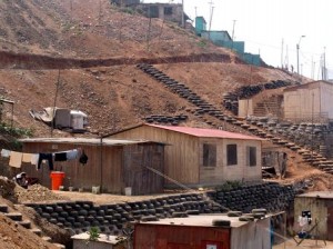 Una baraccopoli a Lima, Perù