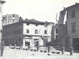 Piazza Montanelli alla fine dell'occupazione