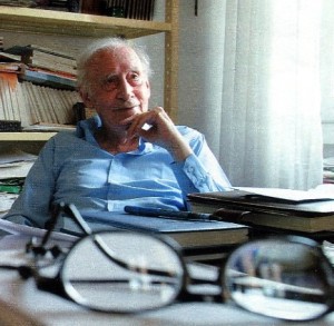 Il poeta Mario Luzi  (Castello di Firenze, 20 ottobre 1914 – Firenze, 28 febbraio 2005)