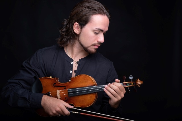 Giuseppe Gibboni solista dell’Orchestra Fiorentina con due concerti con la giovane star del violino