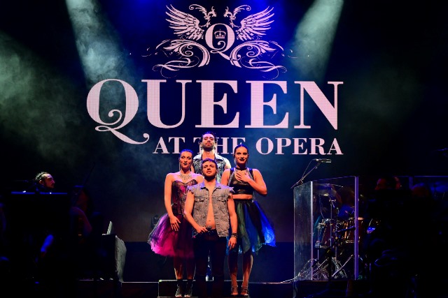 Queen At The Opera in concerto al Teatro Moderno di Grosseto e al Teatro Goldoni di Livorno