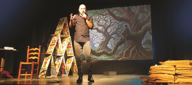 La fantasia è un posto dove ci piove dentro al Teatro delle Sfide a Bientina La fantasia è un posto dove ci piove dentro al Teatro delle Sfide a Bientina